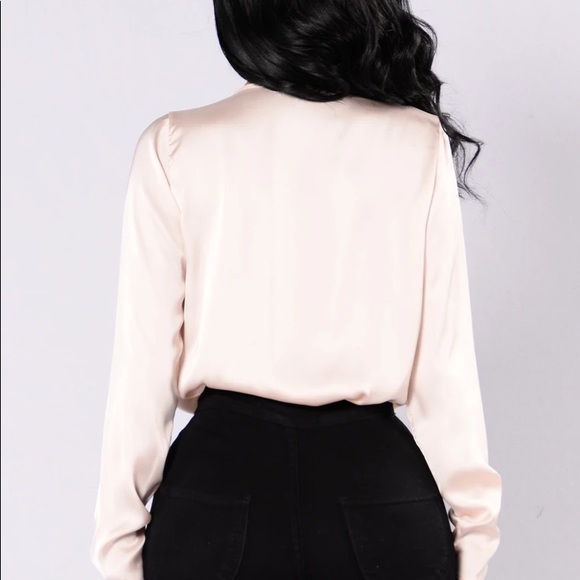 💕😍❤️MAKE AN OFFER! SATIN CHAMPAGNE BODYSUIT❤️😍 - Picture 2 of 3